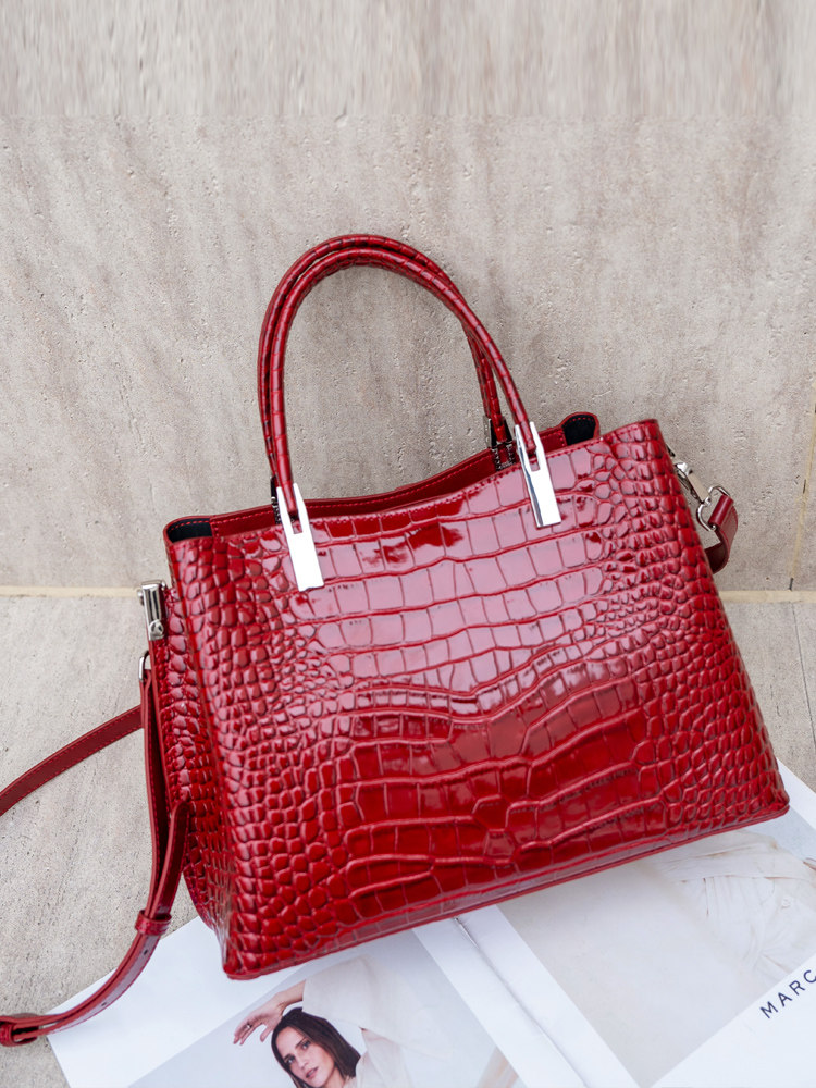 กระเป๋าโท้ทลายหนังจระเข้สำหรับ - Leatherwork Designs บทวิจารณ์และราคา